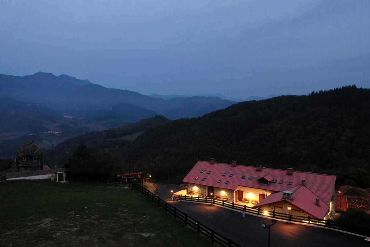 Apartamentos Los Picos De Europa Colio Exteriér fotografie