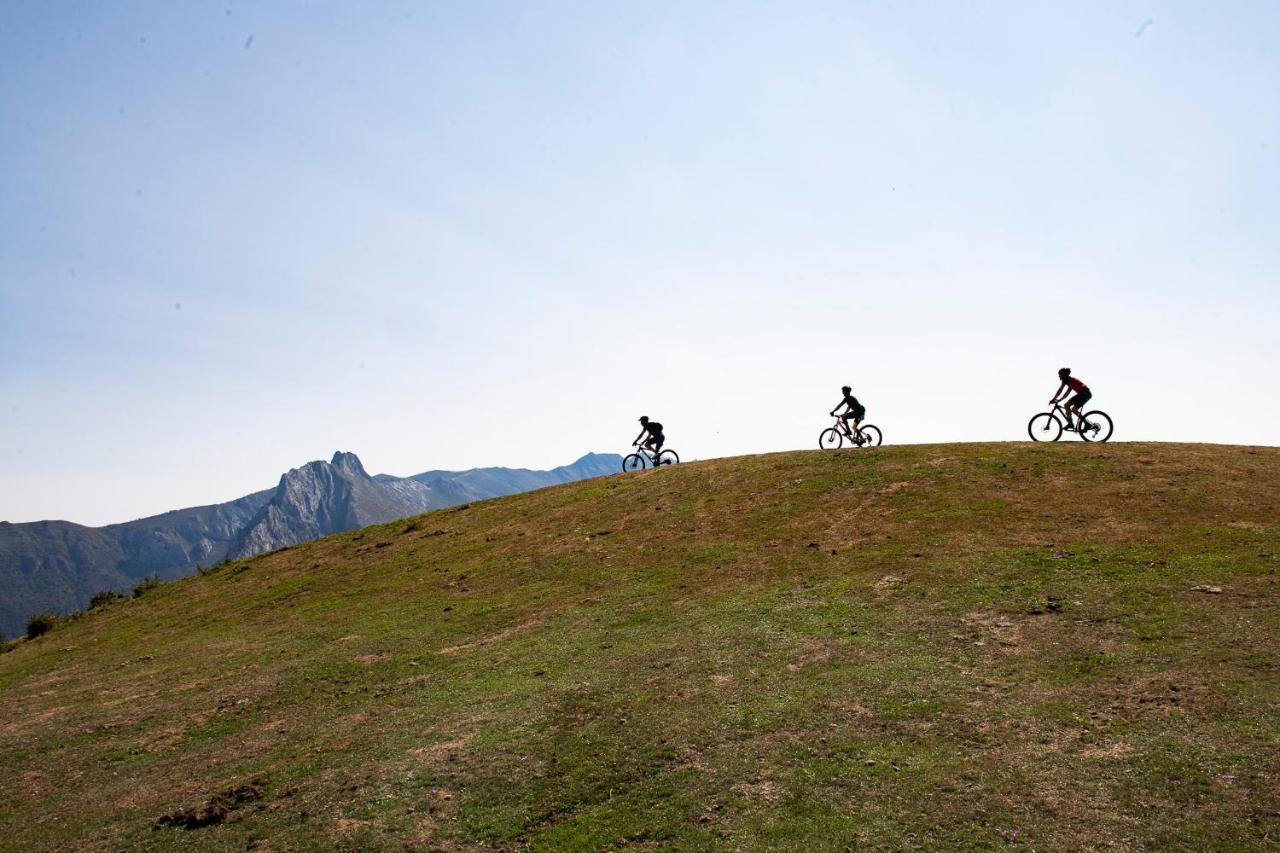 Apartamentos Los Picos De Europa Colio Exteriér fotografie