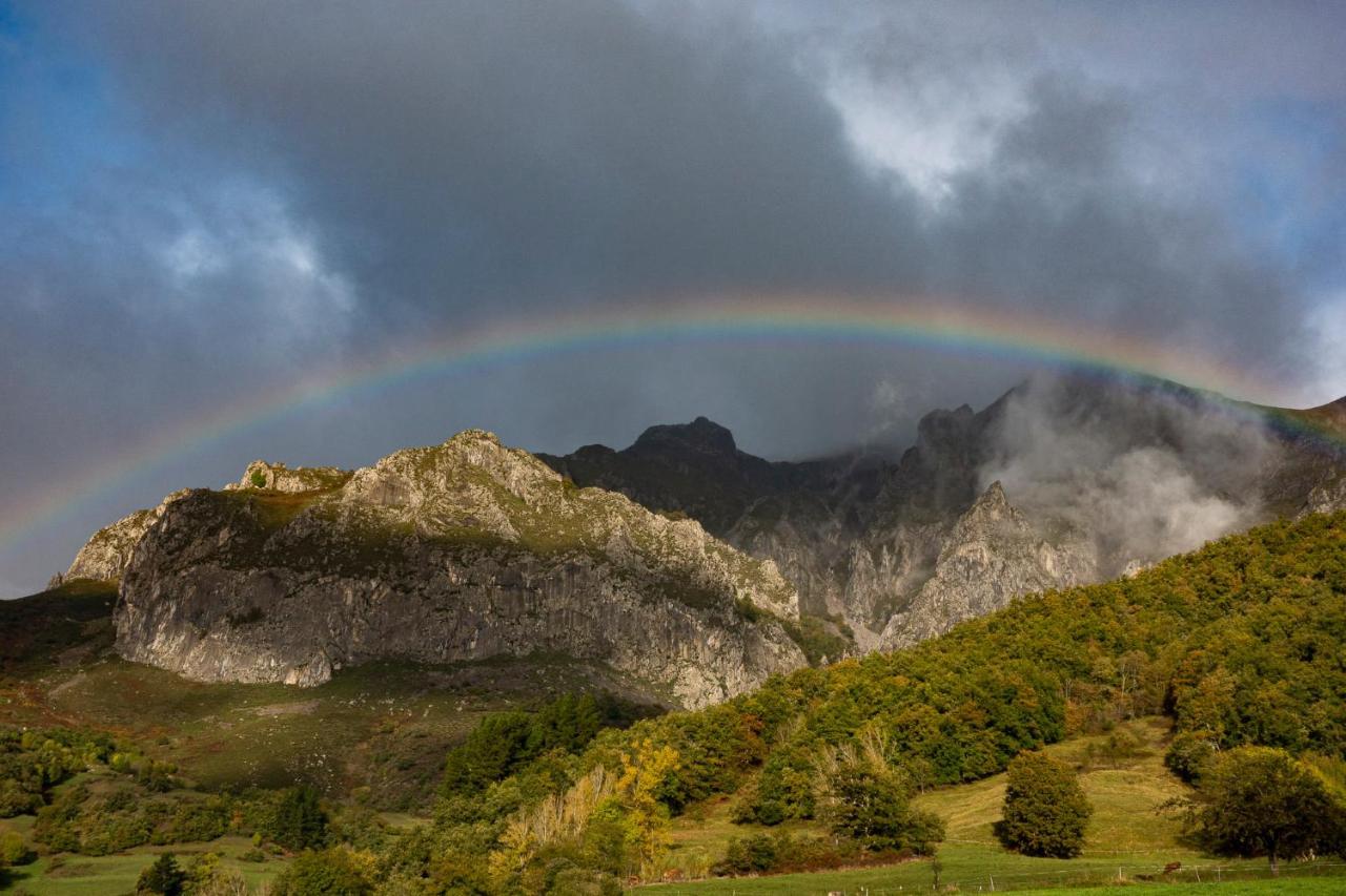 Apartamentos Los Picos De Europa Colio Exteriér fotografie