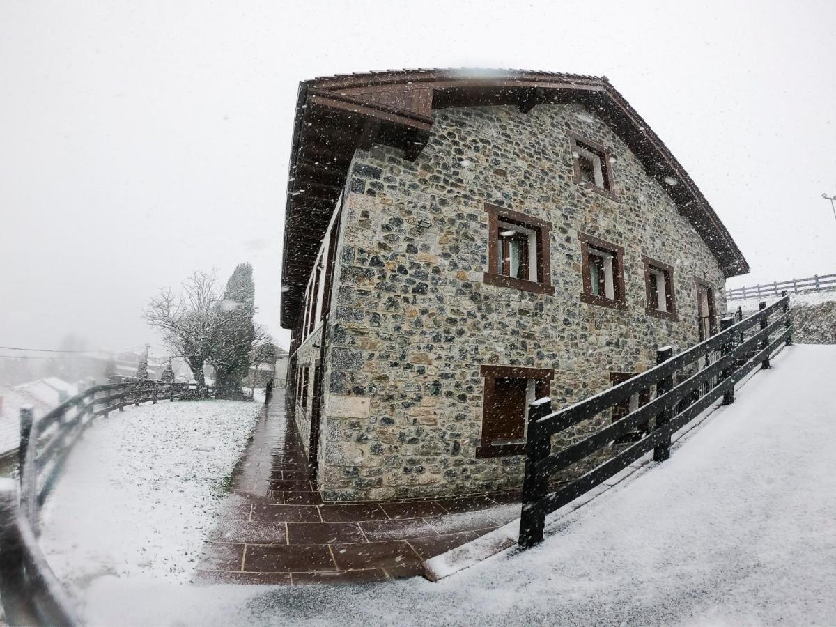 Apartamentos Los Picos De Europa Colio Exteriér fotografie